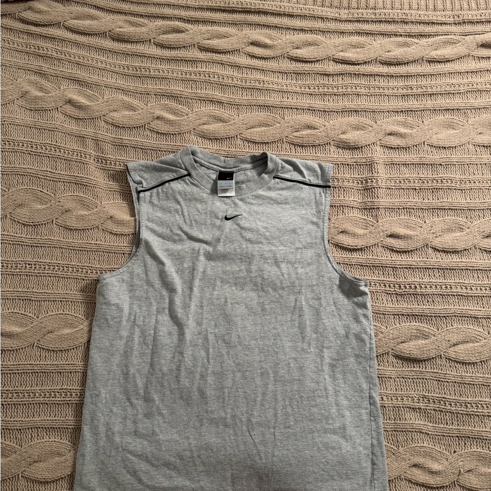 Nike Gray Tank Top for Versatile Comfort